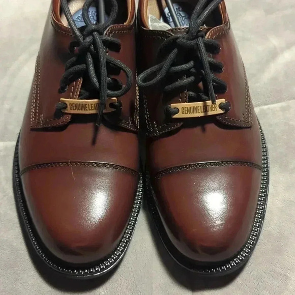 DOCKERS Cordovan Cap Toe Lace up Oxford Shoe size 8.5 - Picture 8 of 8